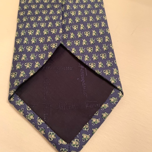 SOLD Salvatore Ferragamo Men’s Silk Tie Blue Mo… - Picture 8 of 12